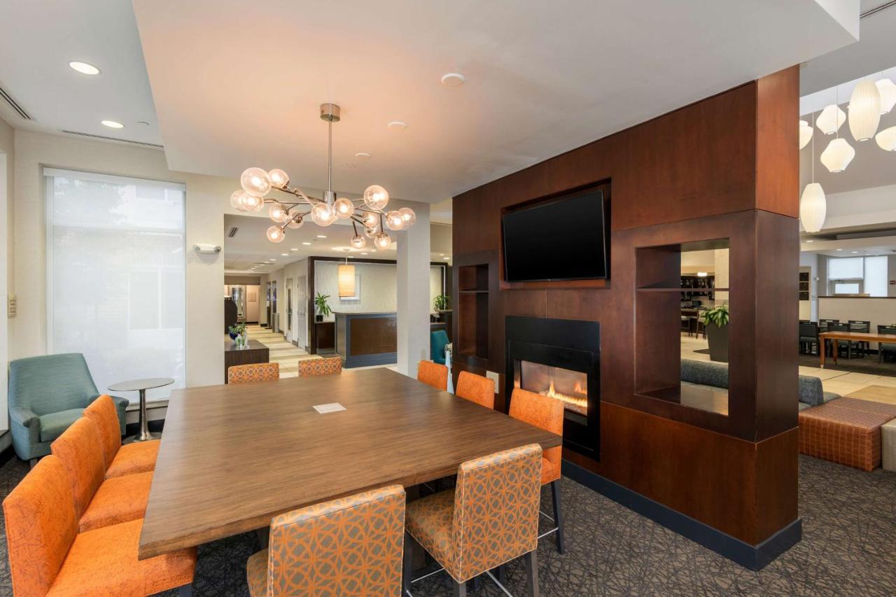 Hilton Garden Inn Silver Spring White Oak Exterior photo