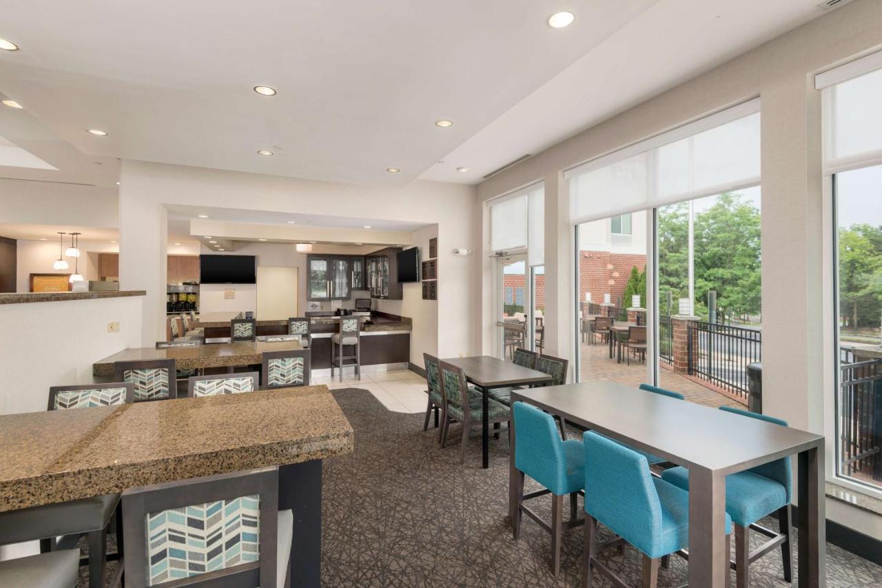 Hilton Garden Inn Silver Spring White Oak Exterior photo