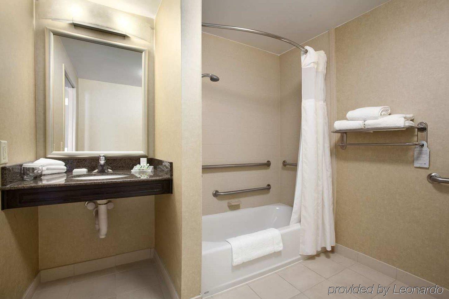 Hilton Garden Inn Silver Spring White Oak Room photo