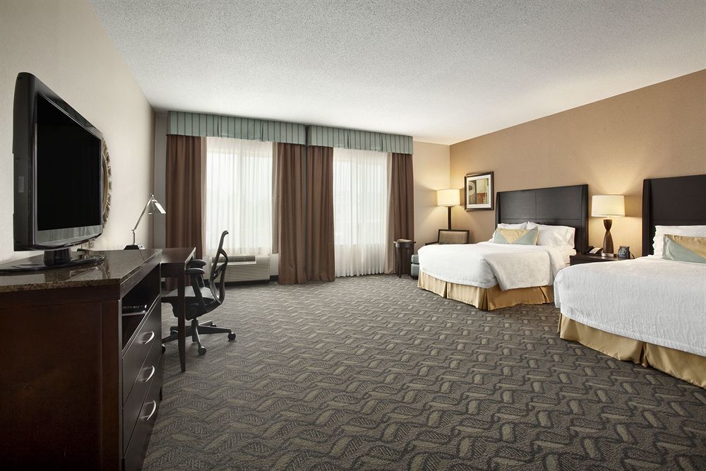 Hilton Garden Inn Silver Spring White Oak Exterior photo