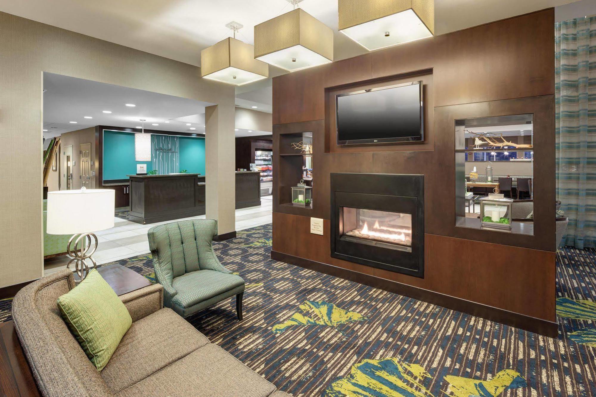 Hilton Garden Inn Silver Spring White Oak Exterior photo